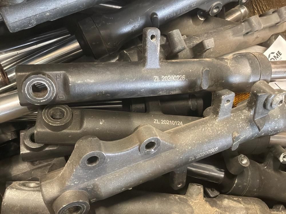 Super Soco Cux shock absorbers, front fork legs, chargers, wiring harnesses, brake systems (18x)