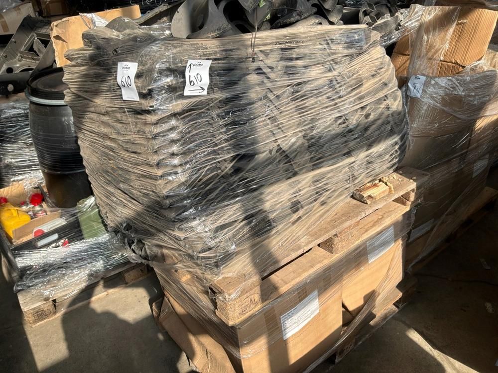 Super Soco Cux headlight, front wheel covers, spare parts, handlebar covers, footplates, stands, wiring harnesses, brake system (20x)
