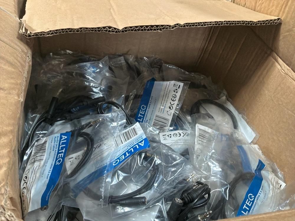 Super Soco Cux handlebars, metal rear racks, chargers, buddy boxes, covers (14x)