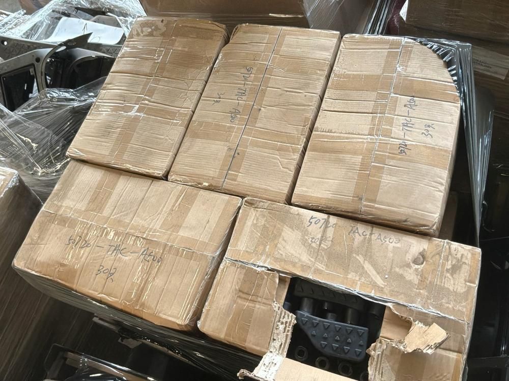 Super Soco Cux taillights, brake calipers, wheels, batteries, controllers, seats, foot pedals (24x)