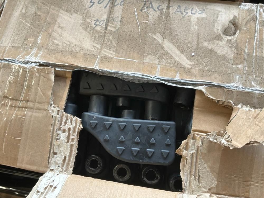 Super Soco Cux taillights, brake calipers, wheels, batteries, controllers, seats, foot pedals (24x)