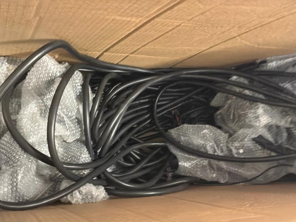 Super Soco Cux taillights, brake calipers, wheels, batteries, controllers, seats, foot pedals (24x)