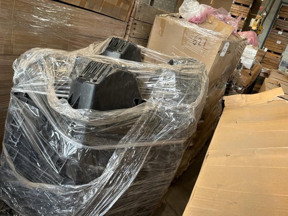 Super Soco Cux front windshield, wiring harnesses, brake pads and cables, hairnets, kickstands, controllers, chargers (18x)