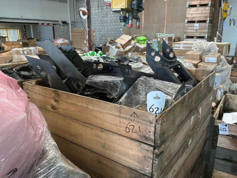 Super Soco Cux front windshield, wiring harnesses, brake pads and cables, hairnets, kickstands, controllers, chargers (18x)