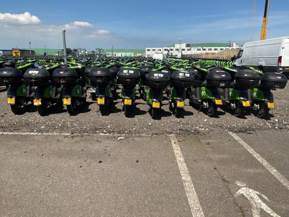 Super SOCO CUx electric fixer upper and salvage scooters (20x)