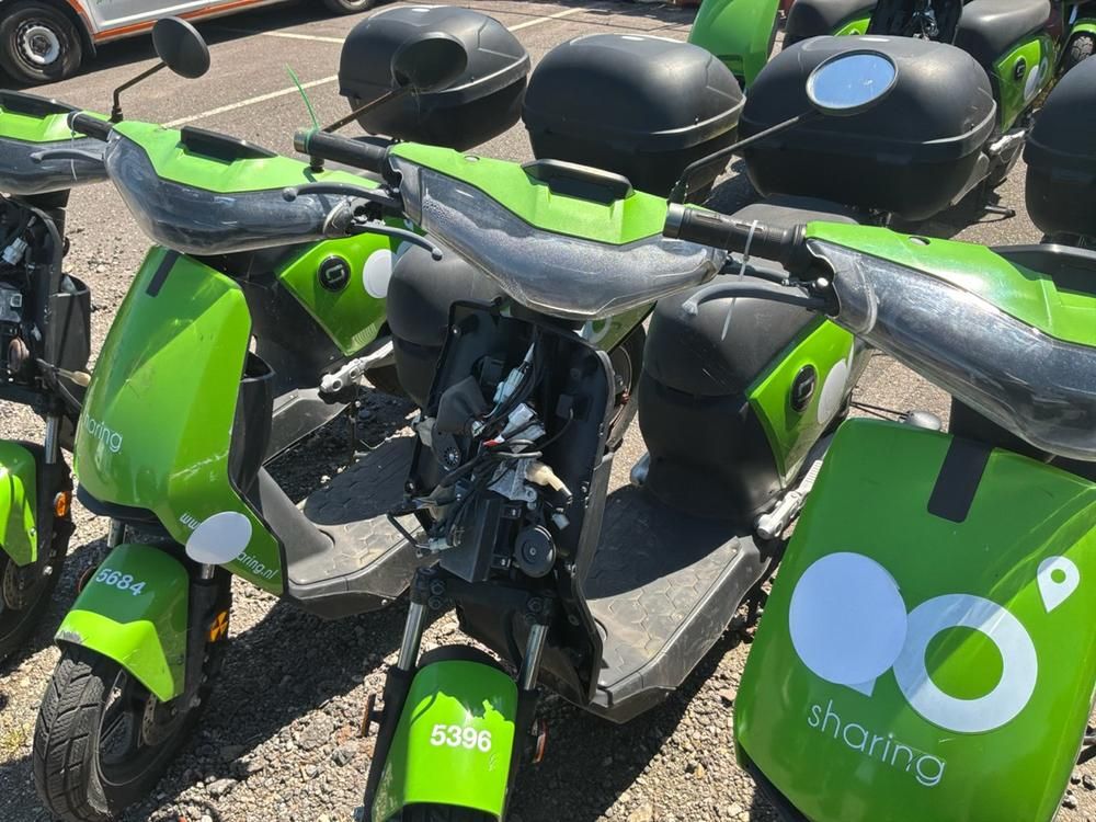 Super SOCO CUx electric fixer upper and salvage scooters (20x)