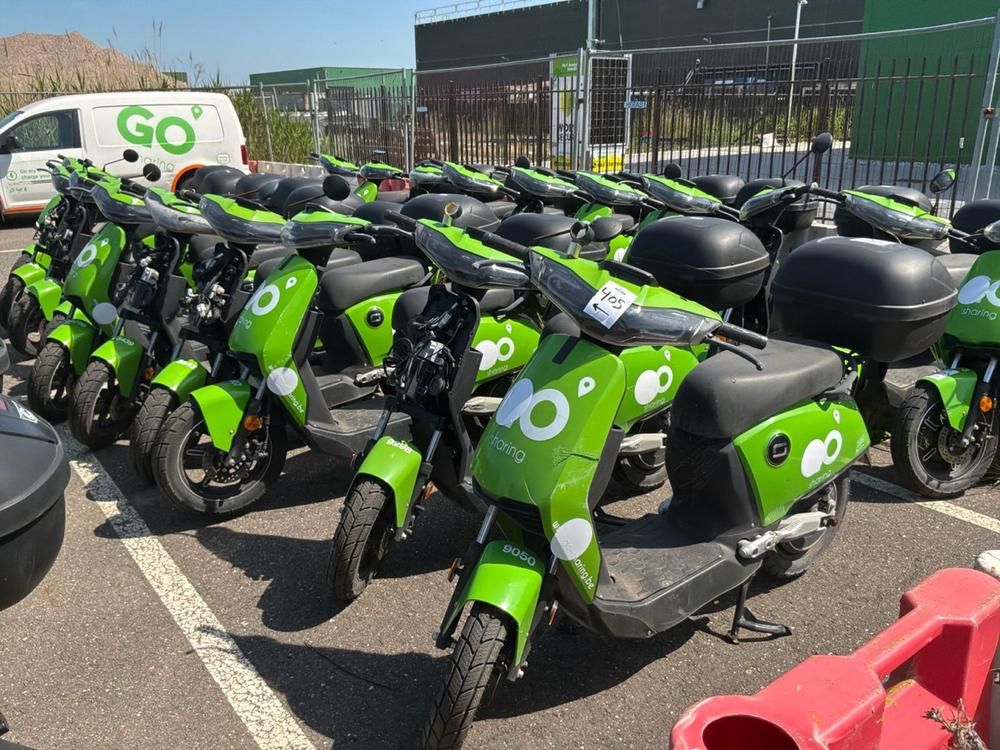 Super SOCO CUx electric fixer upper and salvage scooters (20x)