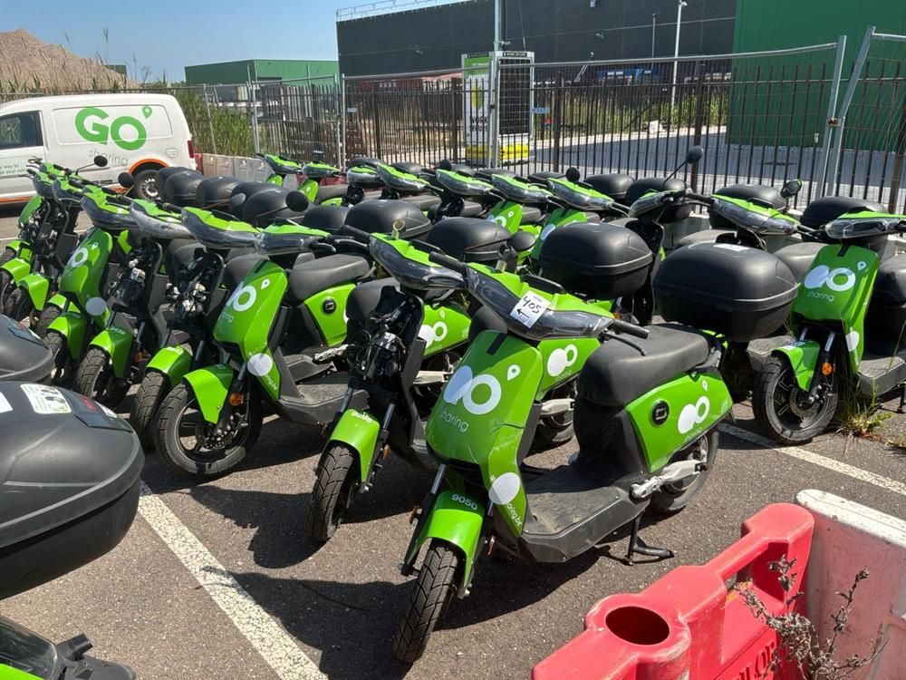 Super SOCO CUx electric fixer upper and salvage scooters (20x)