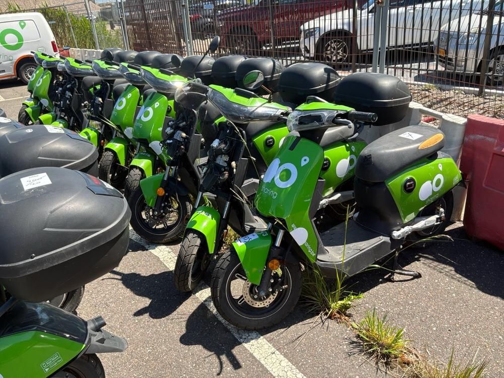 Super SOCO CUx electric fixer upper and salvage scooters (20x)