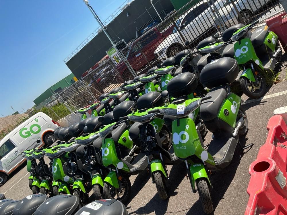 Super SOCO CUx electric fixer upper and salvage scooters (20x)