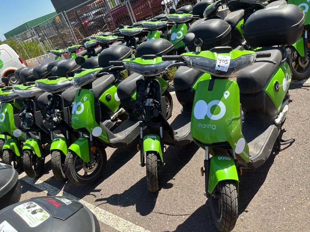 Super SOCO CUx electric fixer upper and salvage scooters (20x)