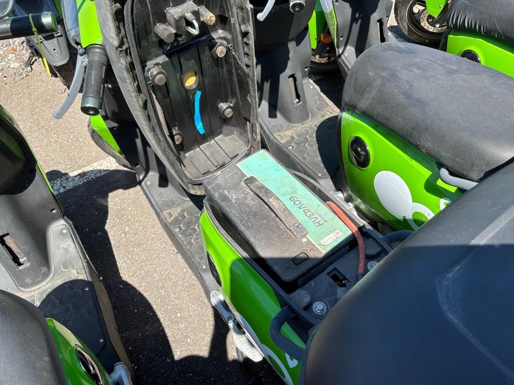 Super SOCO CUx electric fixer upper and salvage scooters (20x)