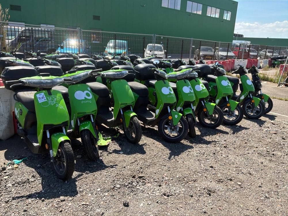 Super SOCO CUx electric fixer upper and salvage scooters (20x)