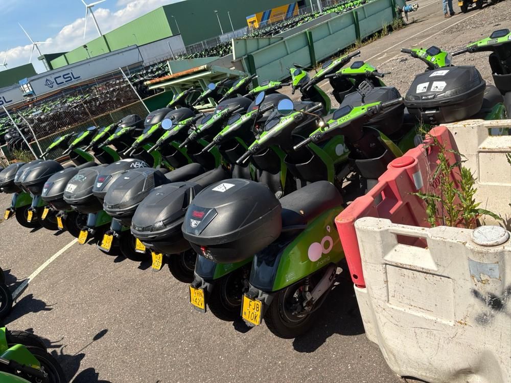 Super SOCO CUx electric fixer upper and salvage scooters (20x)