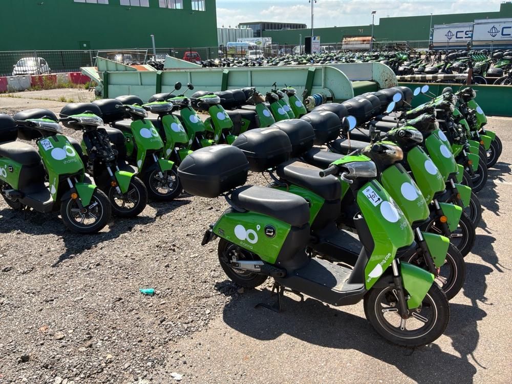 Super SOCO CUx electric fixer upper and salvage scooters (20x)