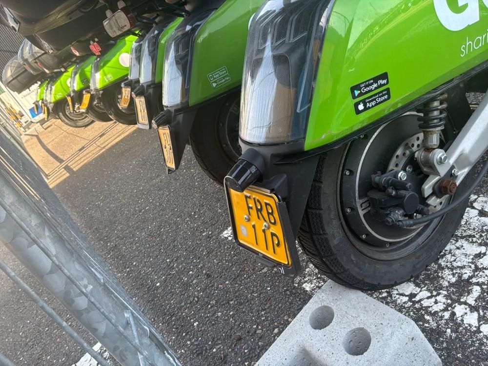 Super SOCO CUx electric fixer upper scooters (10x)