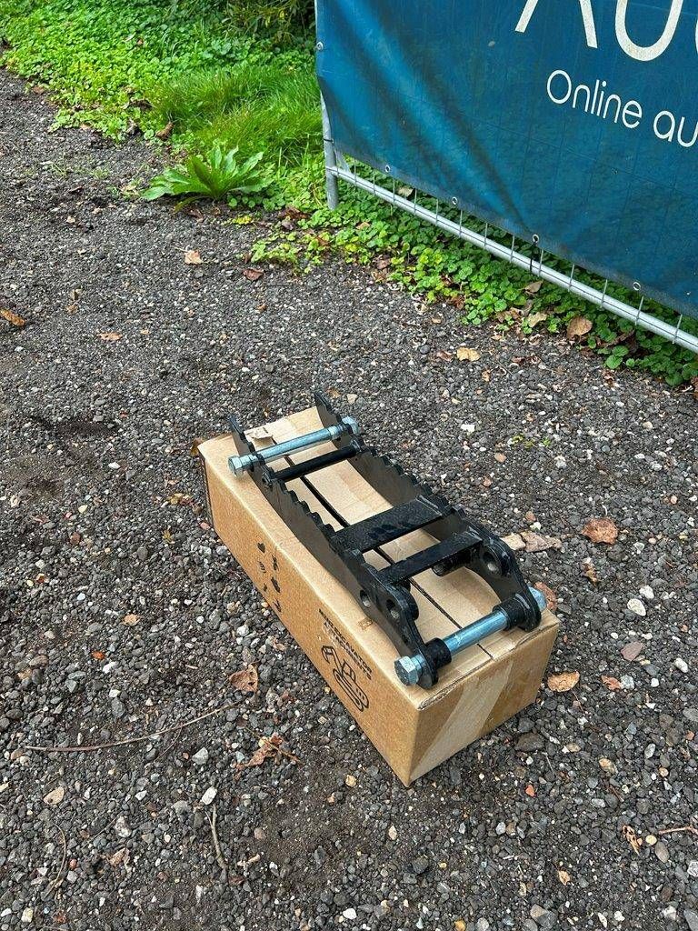 Daumen hoch für den neuen Minibagger!