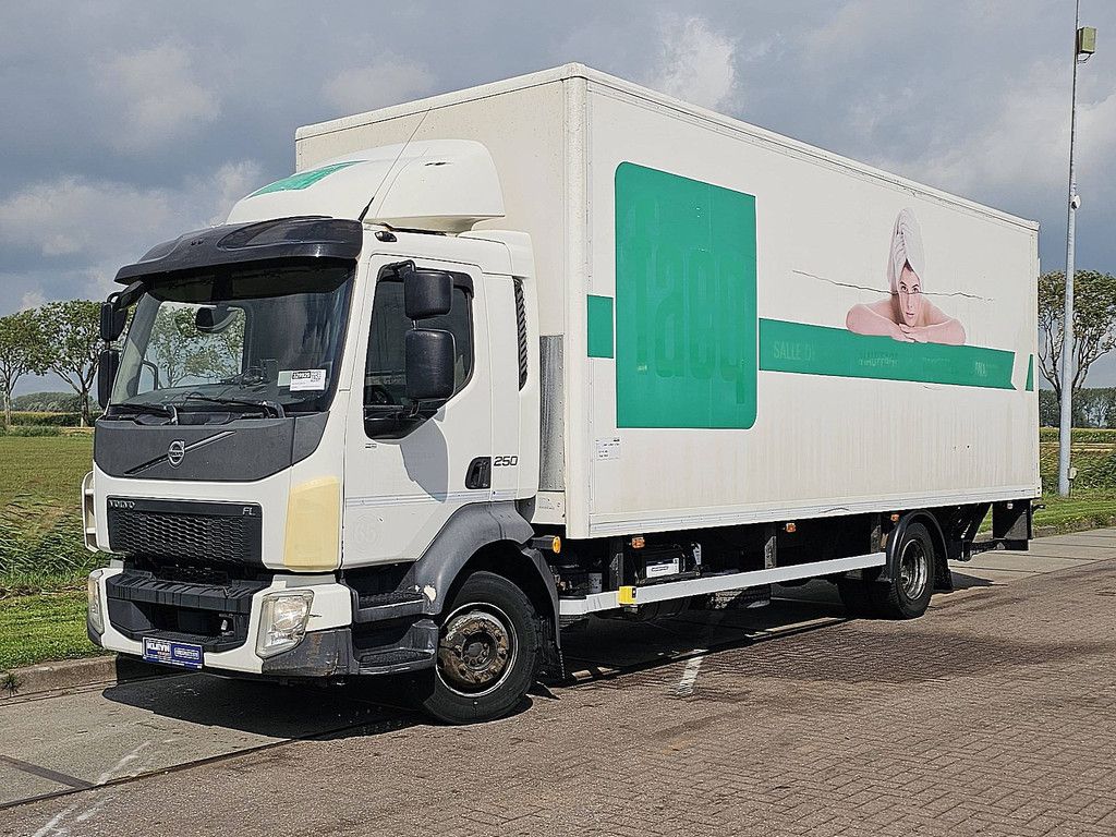 VOLVO FL 250.12