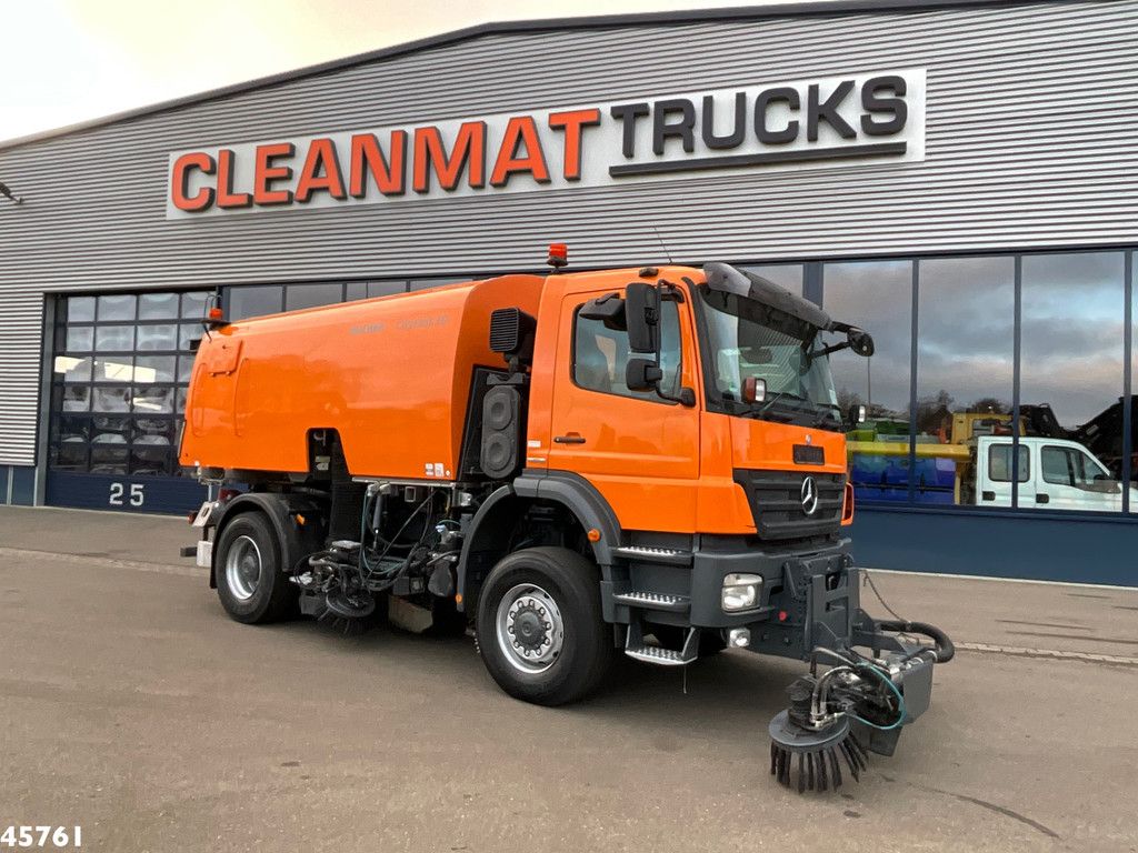 Mercedes-Benz Actros 1829 4x4 Bucher Cityfant 60 Links en rechts vegend