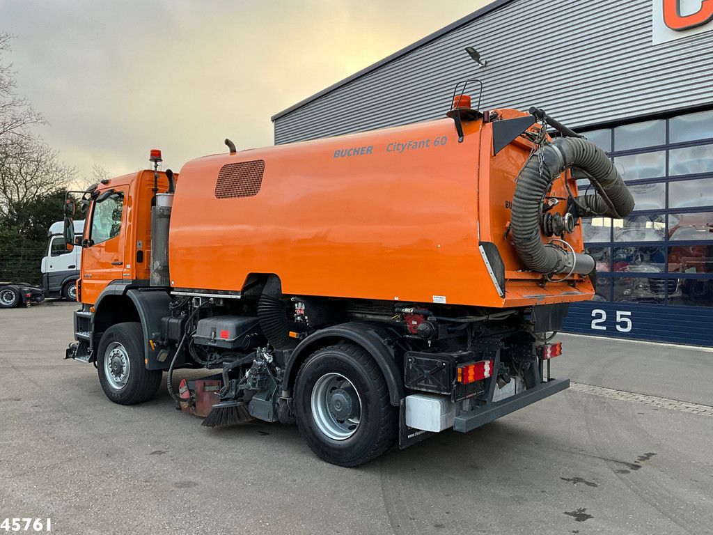 Mercedes-Benz Actros 1829 4x4 Bucher Cityfant 60 Links en rechts vegend