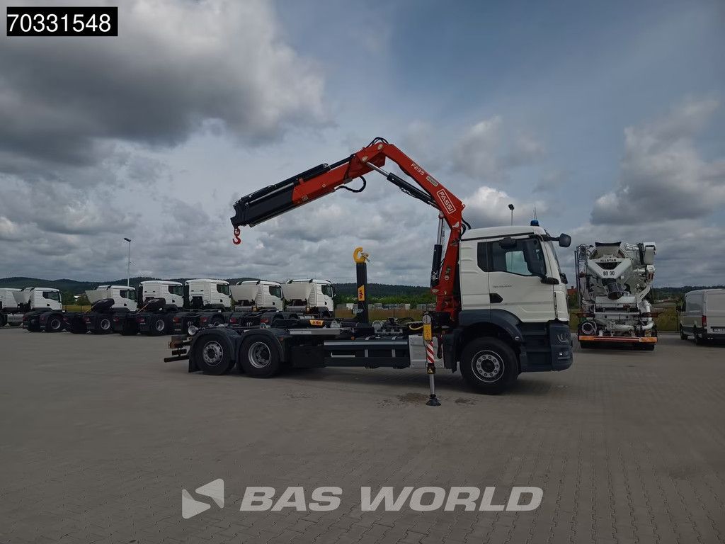 MAN TGS TGS 26.440 6X2 NEW! FASSI F235A.0.25 Crane Kran + HYVA 20-57-S Lift + Steering axle Euro 6