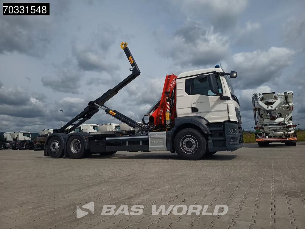 MAN TGS TGS 26.440 6X2 NEW! FASSI F235A.0.25 Crane Kran + HYVA 20-57-S Lift + Steering axle Euro 6