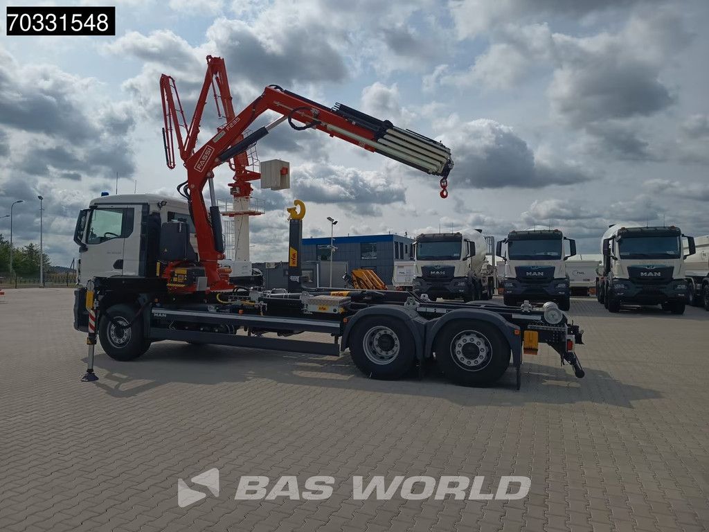 MAN TGS TGS 26.440 6X2 NEW! FASSI F235A.0.25 Crane Kran + HYVA 20-57-S Lift + Steering axle Euro 6