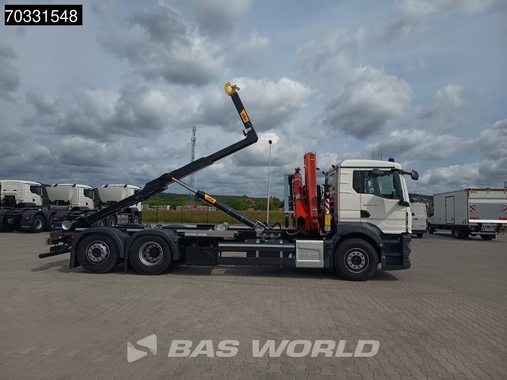 MAN TGS TGS 26.440 6X2 NEW! FASSI F235A.0.25 Crane Kran + HYVA 20-57-S Lift + Steering axle Euro 6