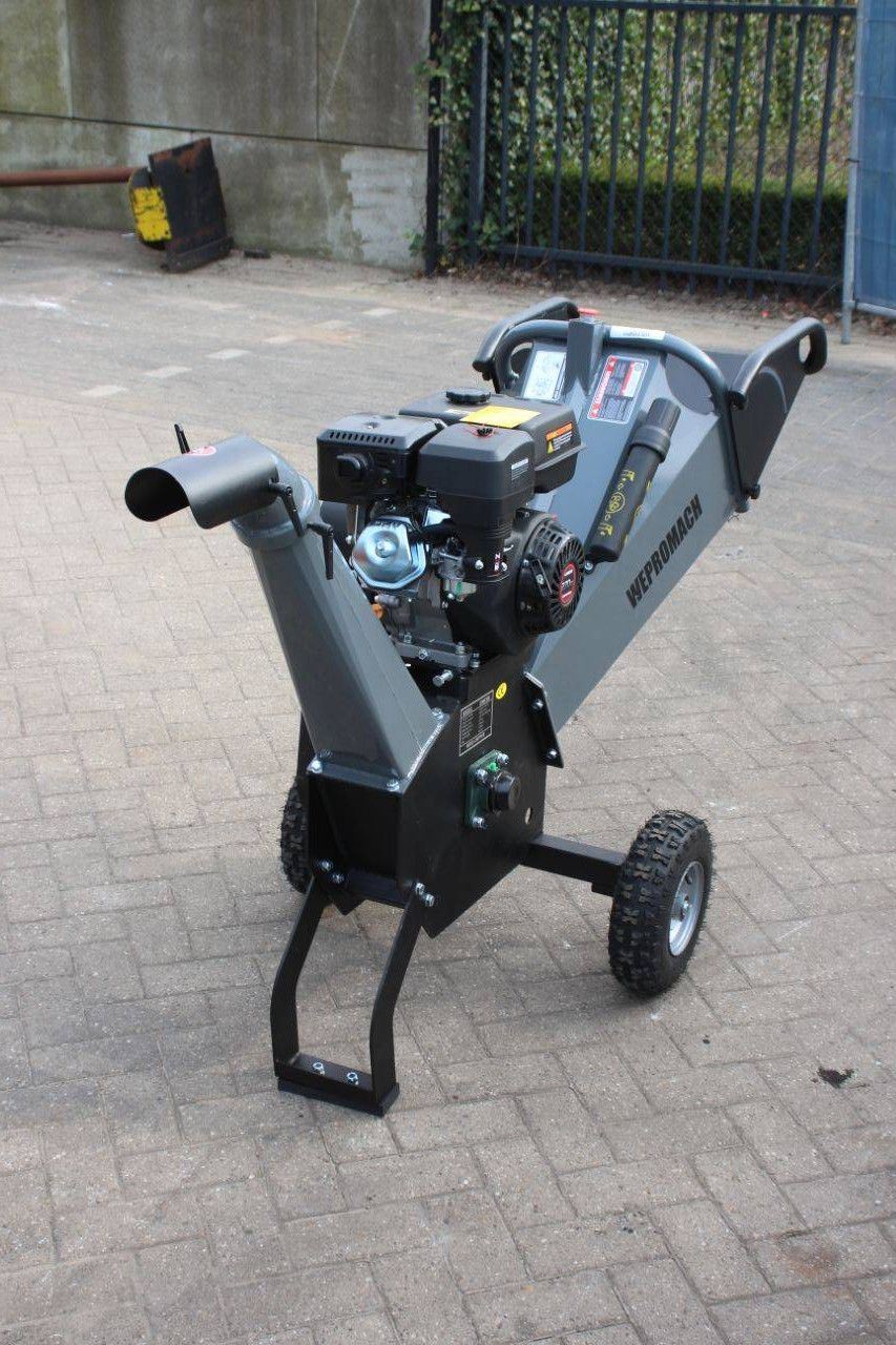 Neu: Loncin SPWC100 Benzin-Holzhäcksler