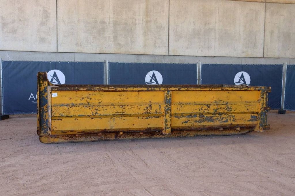 Container