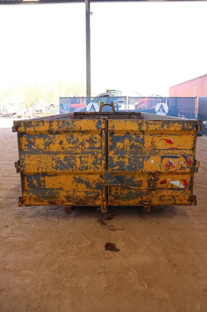 Container