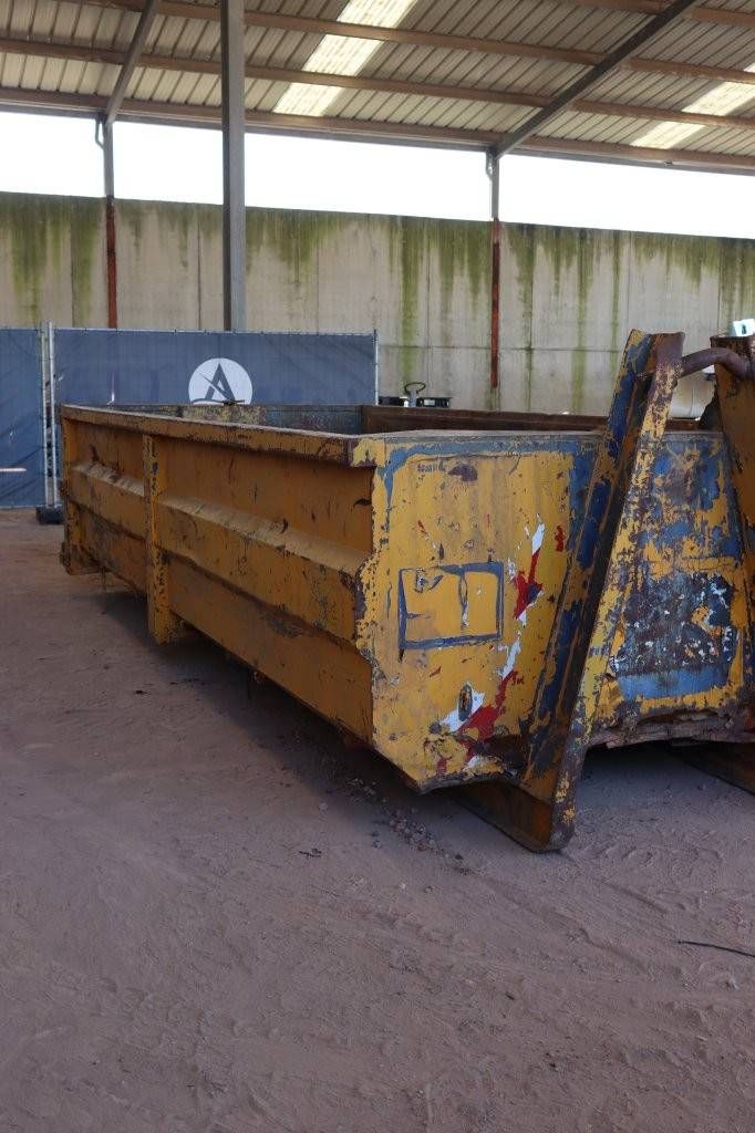 Container