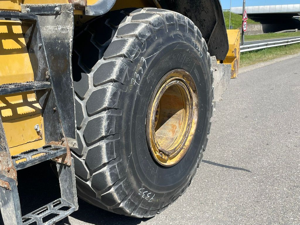 Caterpillar 966M