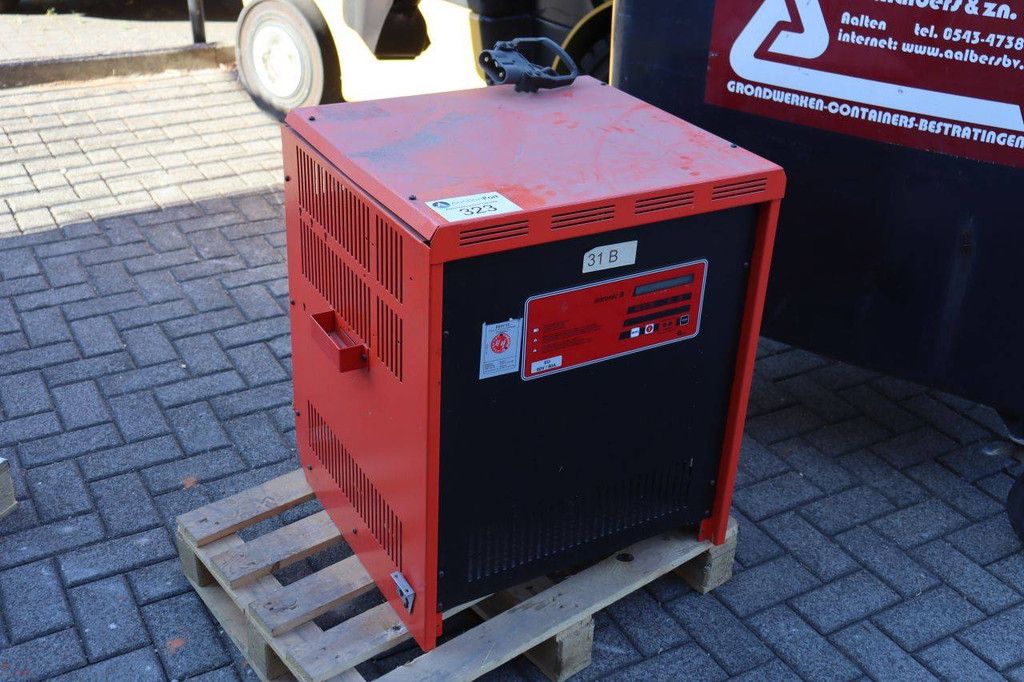 Intronik D80V/90A Battery Charger 2019