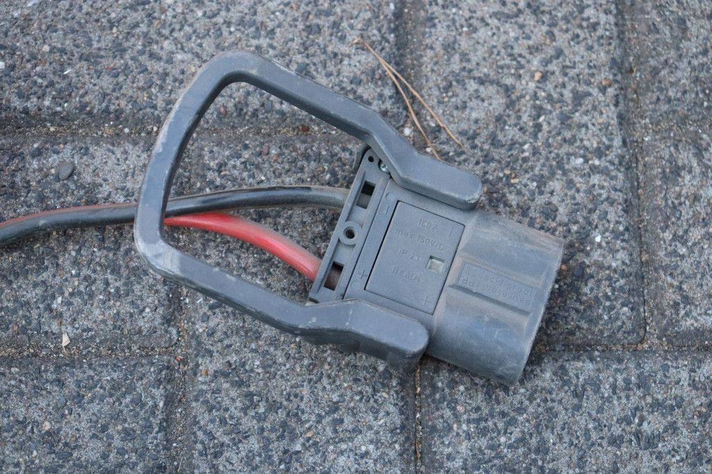 Tricom Futur Smart 24V Battery Charger