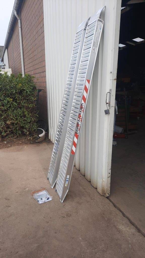 Aluminum Loading Ramps 3000kg New