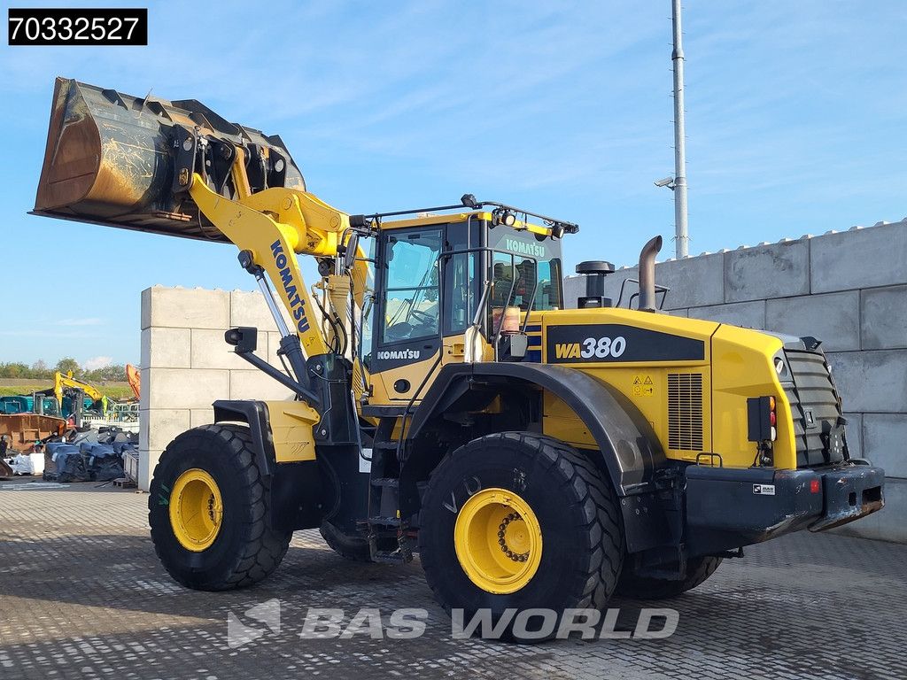 Komatsu WA380-7