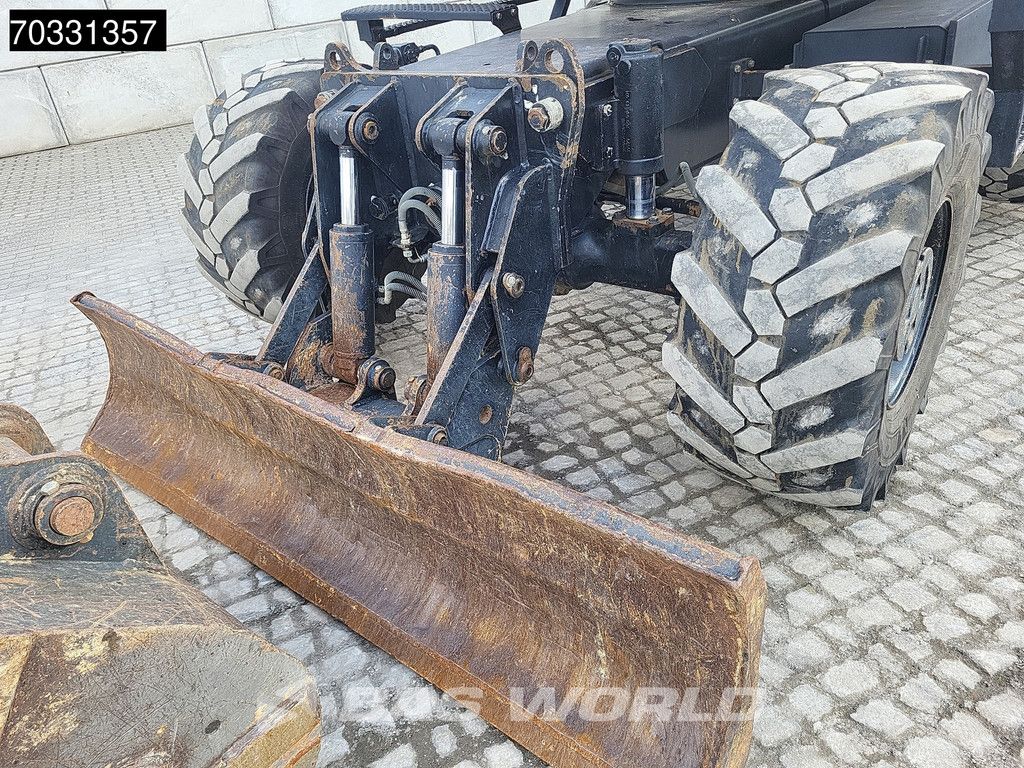 JCB JS145 W