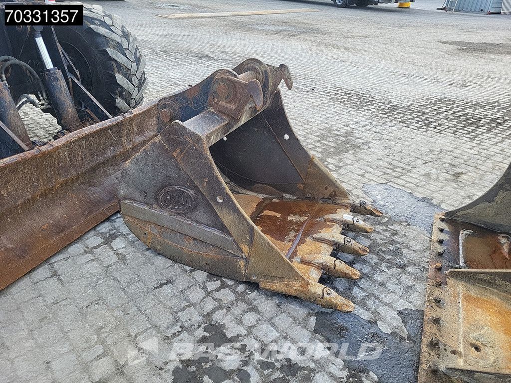 JCB JS145 W