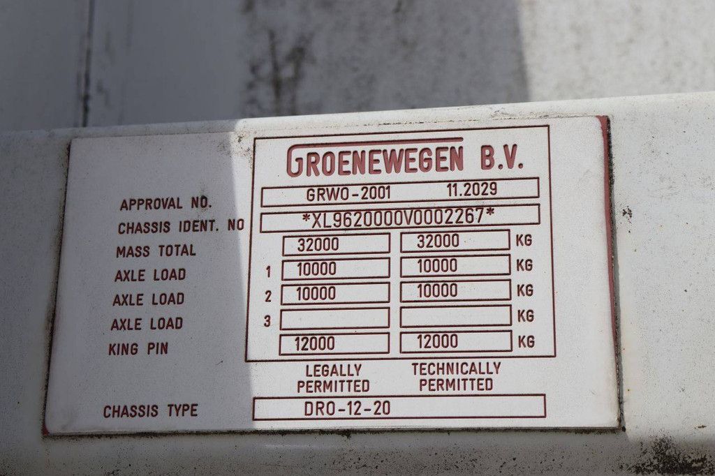 Closed semi-trailer Groenewegen 32t 1997