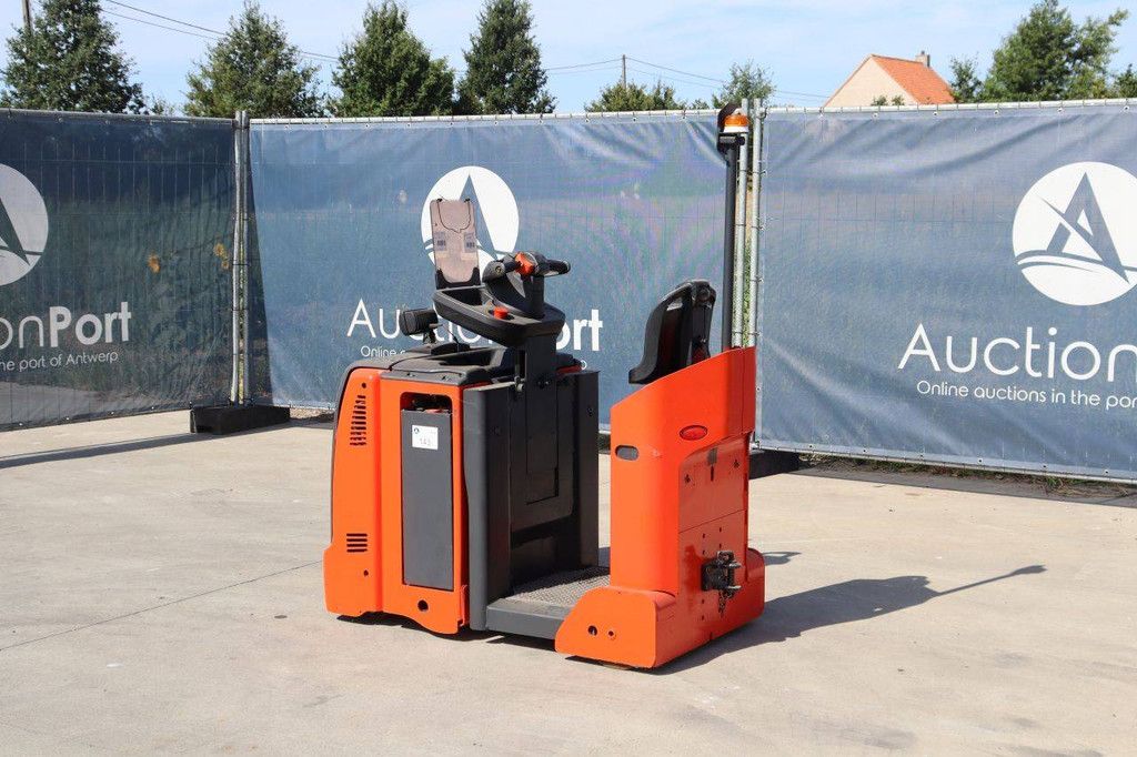 Linde P30 Elektrotraktor 3000 kg
