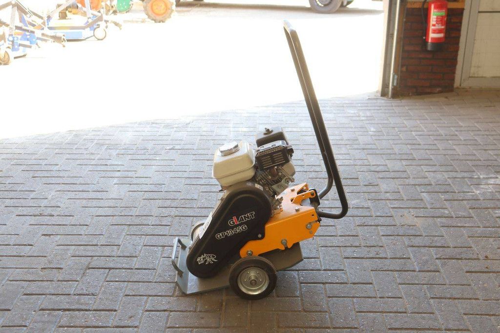 Giant GP1345G Petrol Vibratory Plate 2025