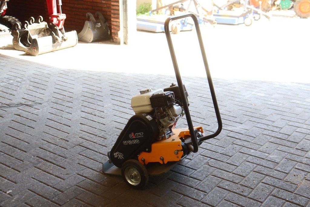 Giant GP1345G Petrol Vibratory Plate 2025