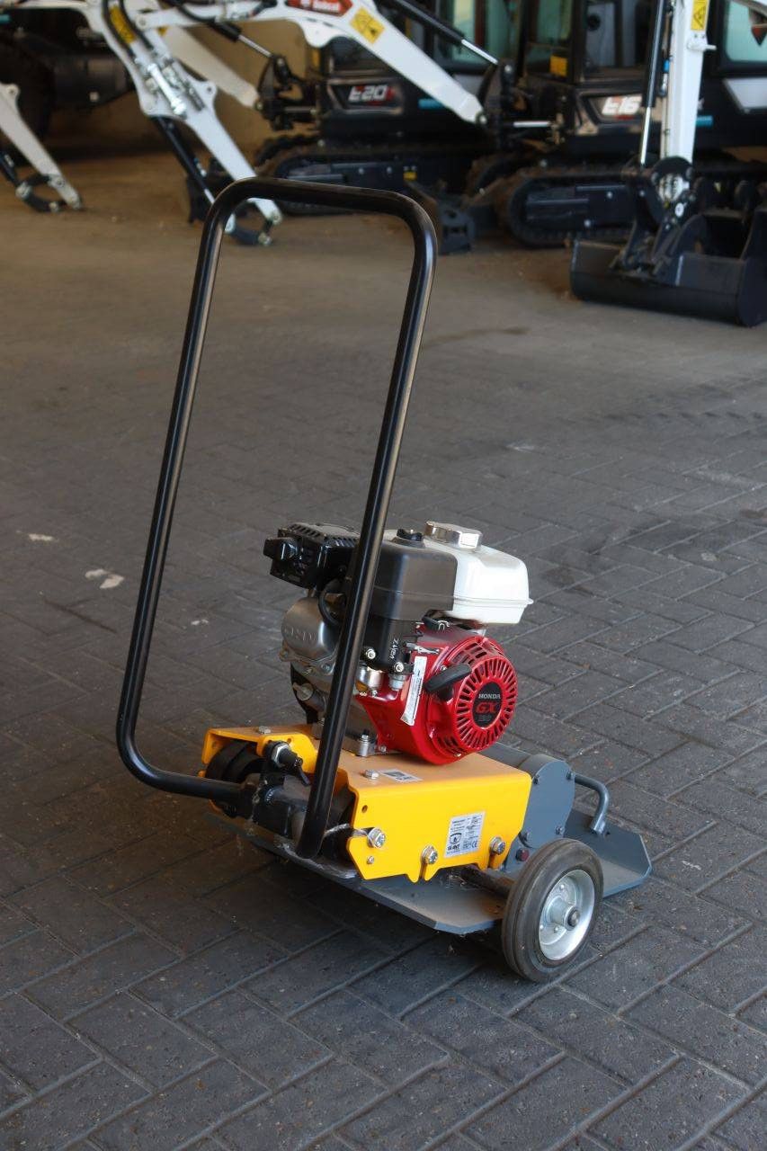 Giant GP1345G Petrol Vibratory Plate 2025