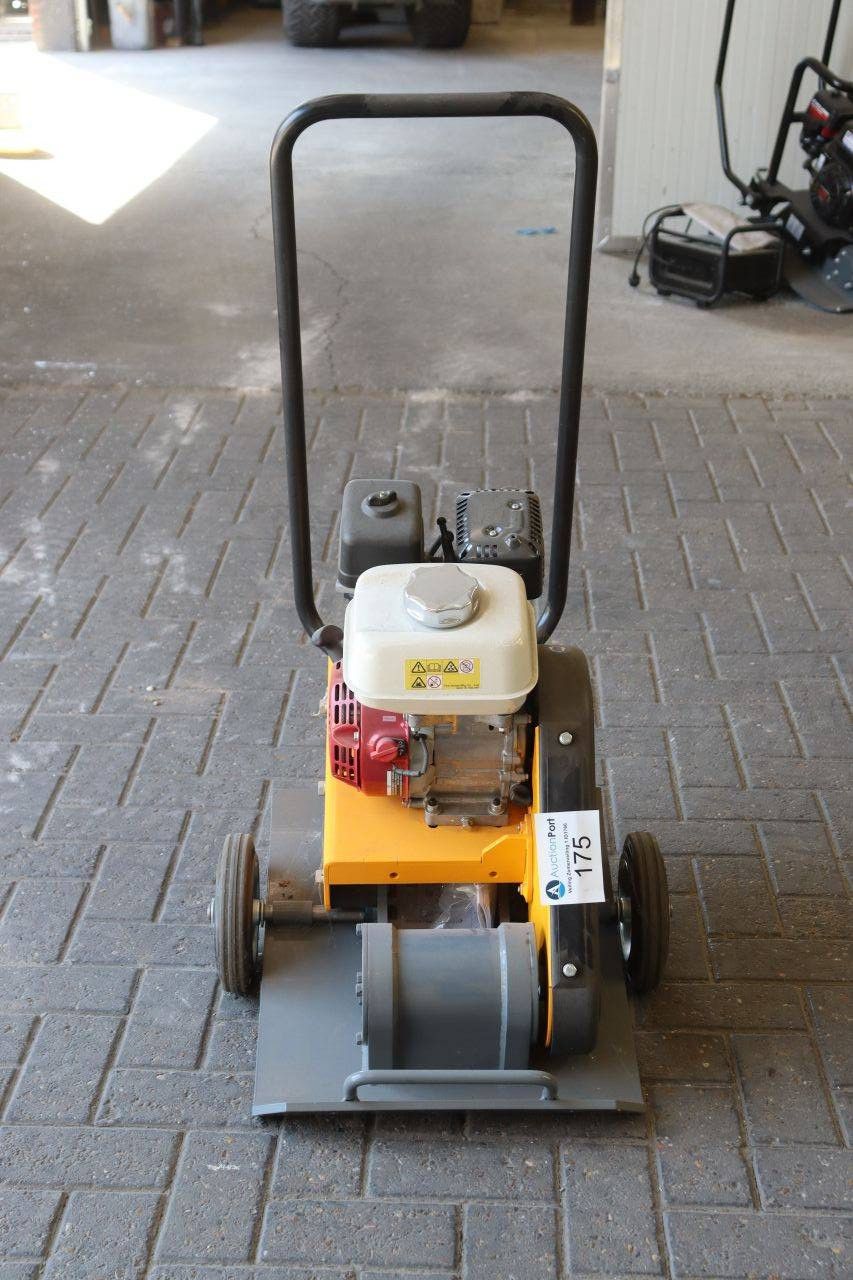 Giant GP1345G Petrol Vibratory Plate 2025