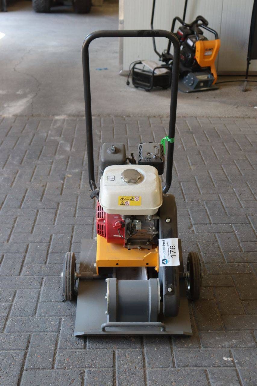 Giant GP1545G Petrol Vibratory Plate 2024