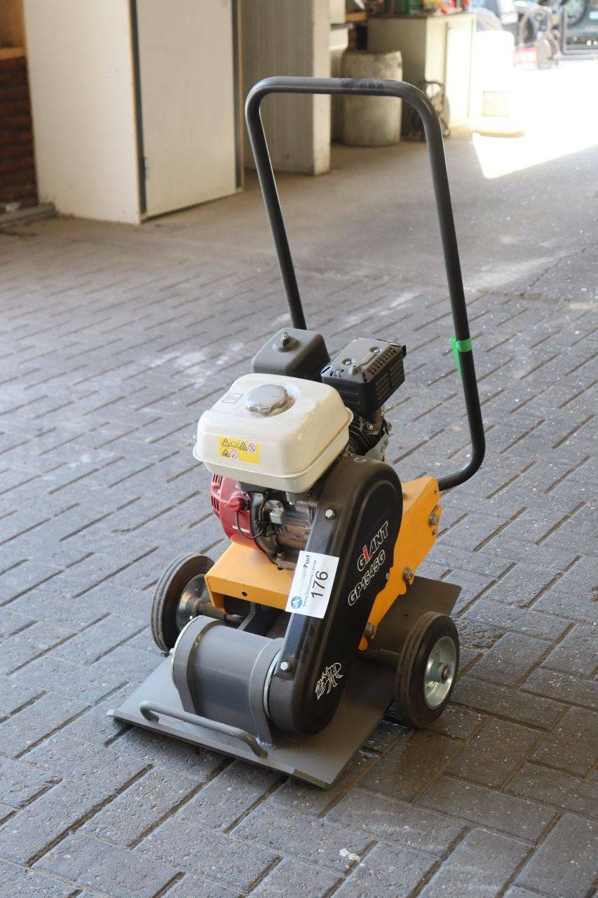 Giant GP1545G Petrol Vibratory Plate 2024