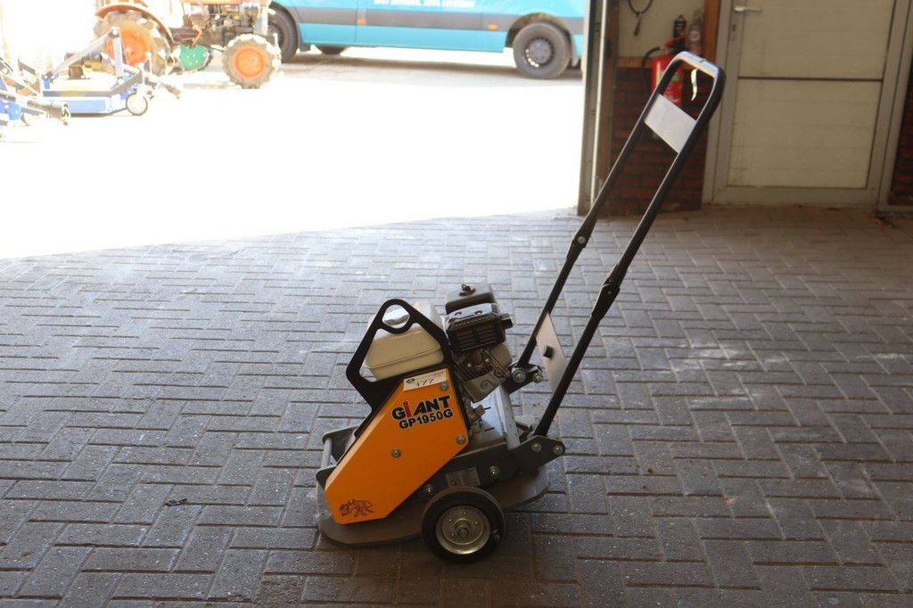 Giant GP1950G Petrol Vibratory Plate 2025