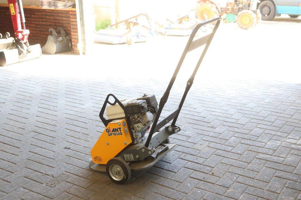 Giant GP1950G Petrol Vibratory Plate 2025