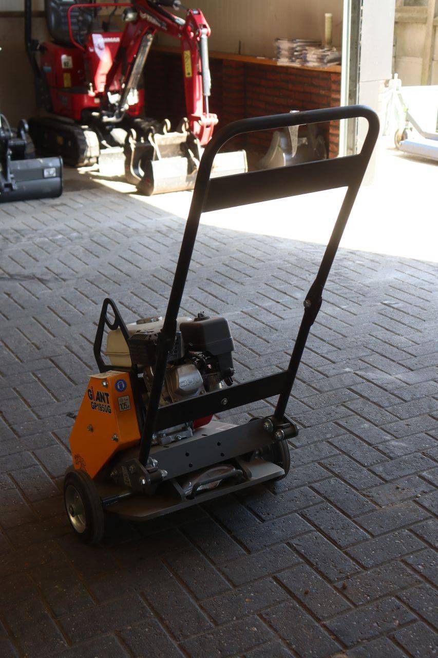 Giant GP1950G Petrol Vibratory Plate 2025